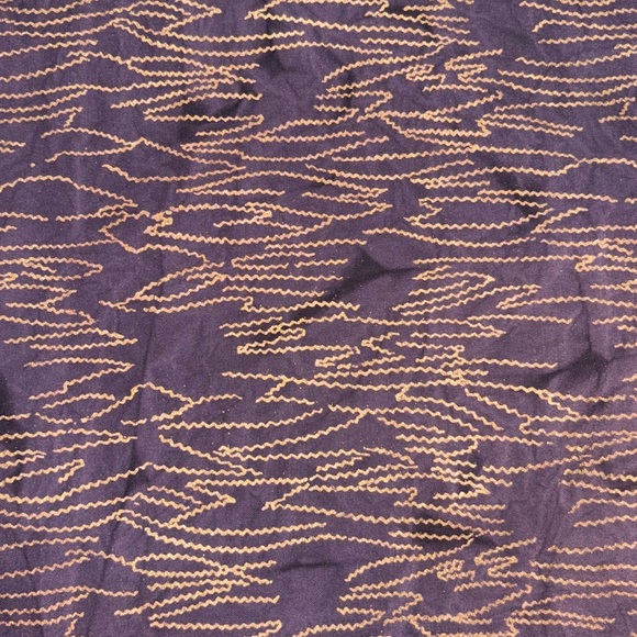 3 yards of purple cotton batik quilting fabric w/ metallic gold zigzag pattern - Picture 1 of 3